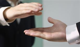 阿维塔科技向港交所递交上市申请,长安华为宁德时代联手打造首个IPO项目