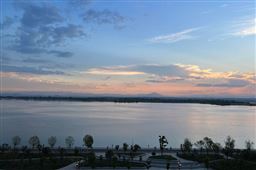 地层中360度全方位转向！我国首台深海钻探与原位监测机器人研发成功